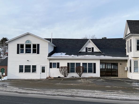617 Water St, Gardiner, ME 04345